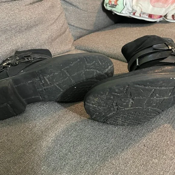 Multi-textured black booties - Picture 13 of 16